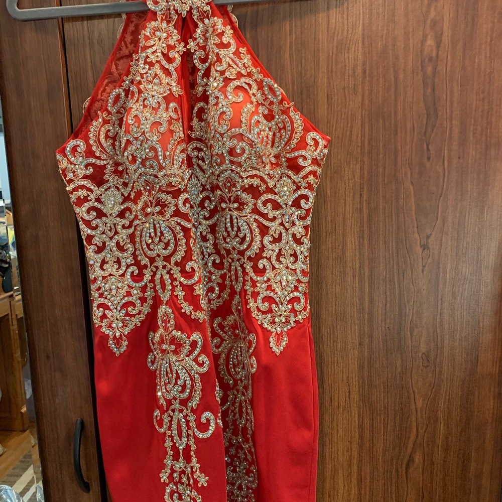 Dress - Picture 1 of 3